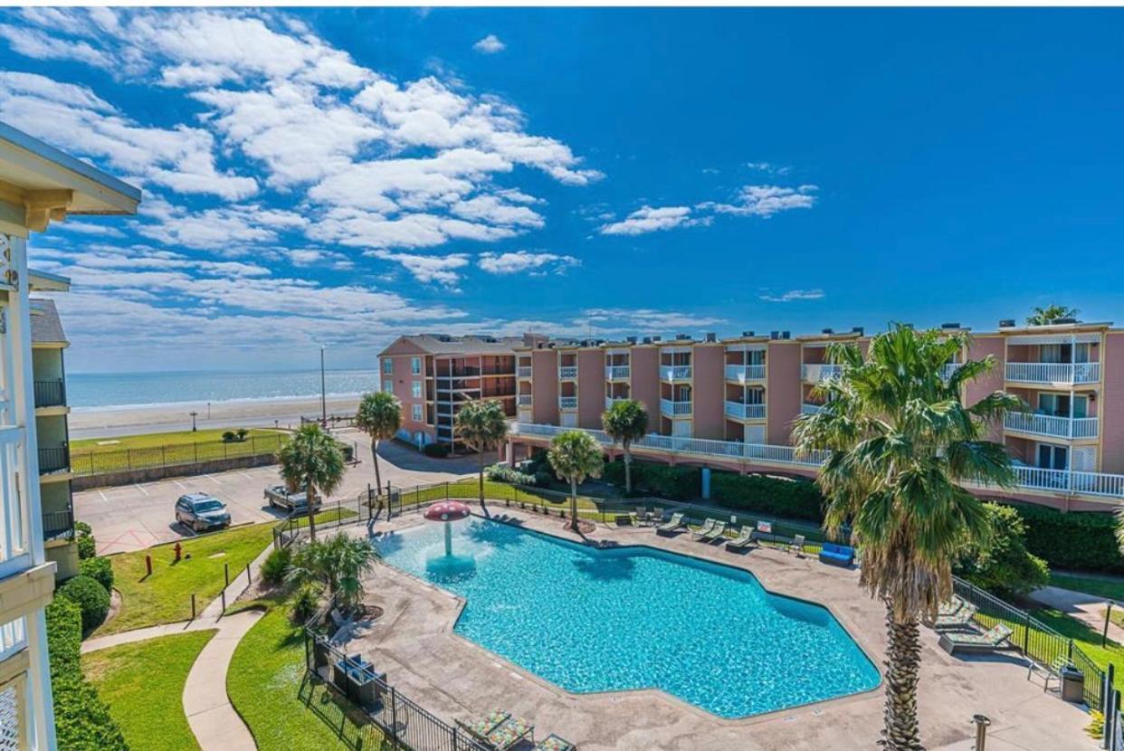Beach Escape - Top Floor Ocean Views - Heated Pool - Seawall Blvd Галвестон Экстерьер фото